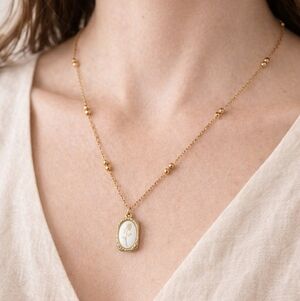 Whimsical Vintage Gold Tone Mirror Pendant Necklace | Romantic Floral Etching